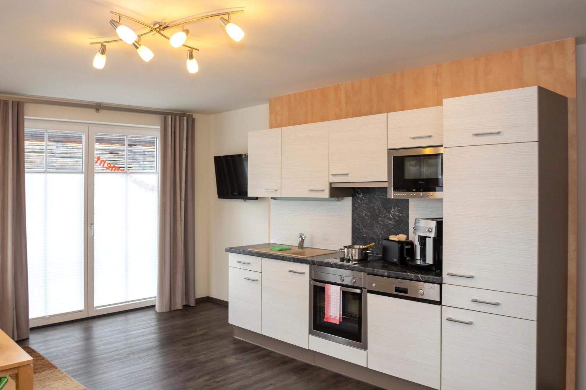 Charly Kahr And Family, Ski-in & Ski-out Apartment Schladming