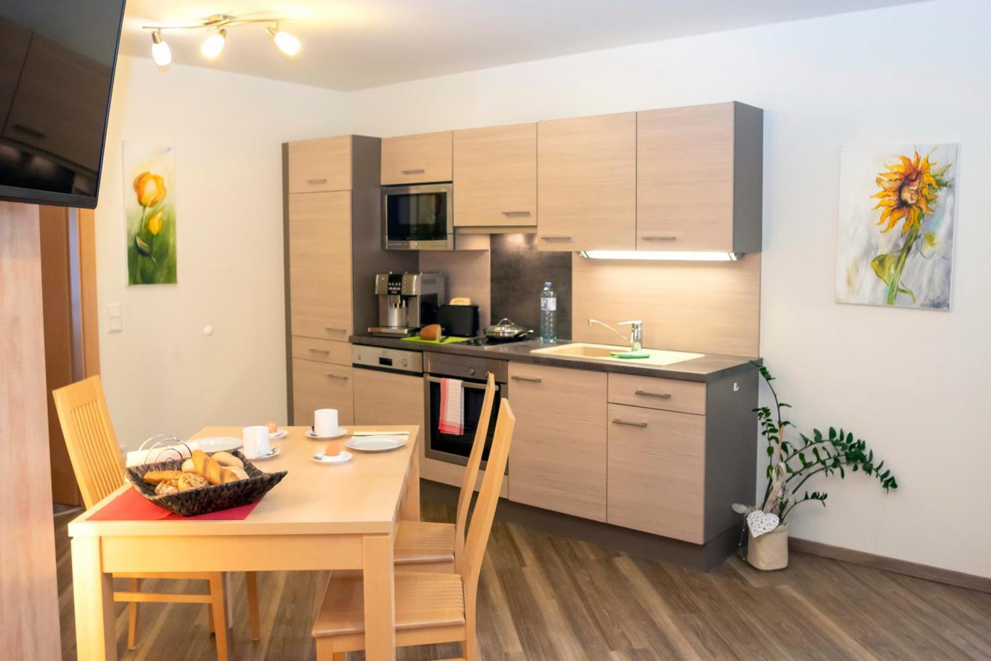 Charly Kahr And Family, Ski-in & Ski-out Apartment Schladming