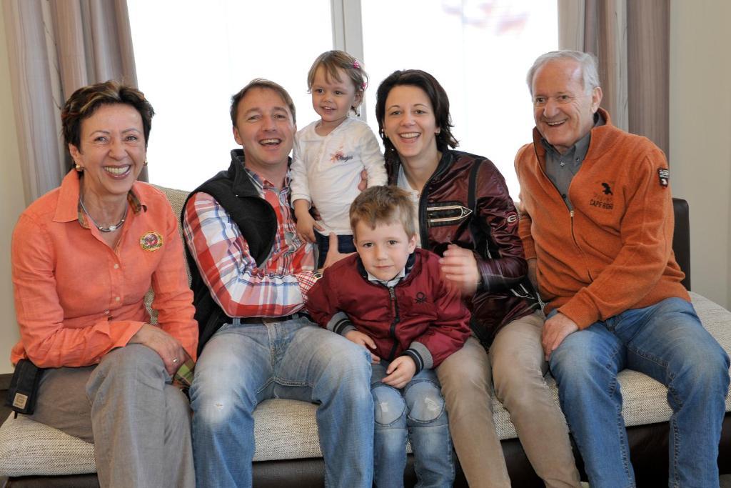 Charly Kahr And Family, Ski-in & Ski-out Apartment *